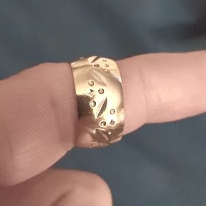 14k solid gold 7.7 grams